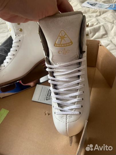 Фигурные коньки jackson