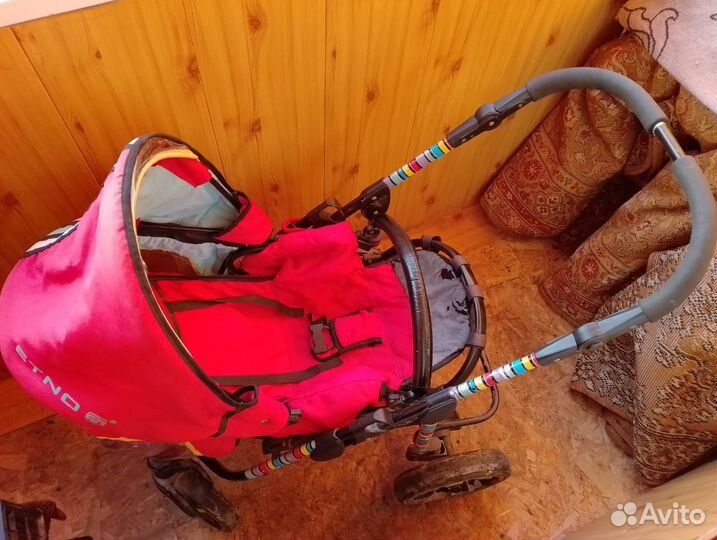 Прогулочная коляска