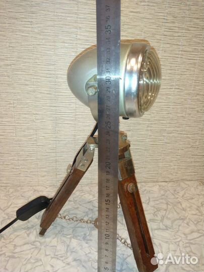 Лампа- тренога, 