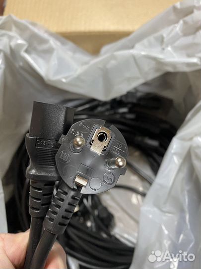 Кабель для компьютера