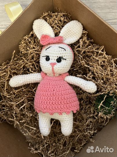 Вязаная игрушка ручной работы 