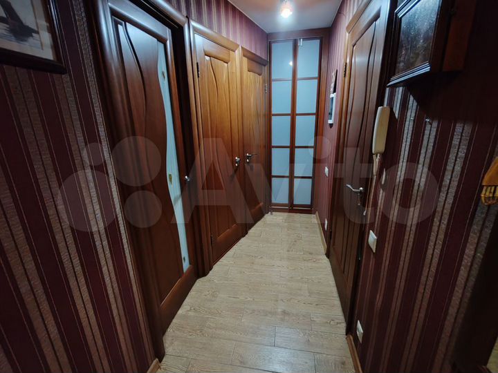 2-к. квартира, 43 м², 3/9 эт.