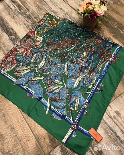 Большой шелковый платок Hermes зеленый райский сад