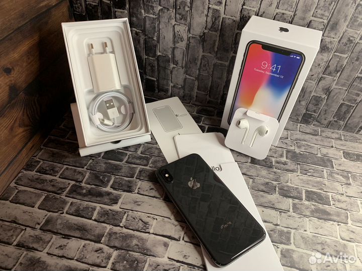iPhone X, 64 ГБ