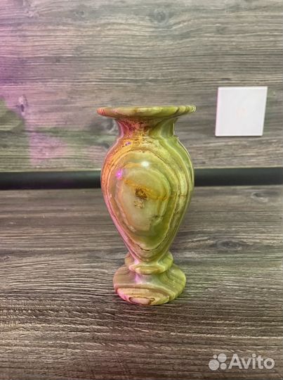 Ваза из оникса