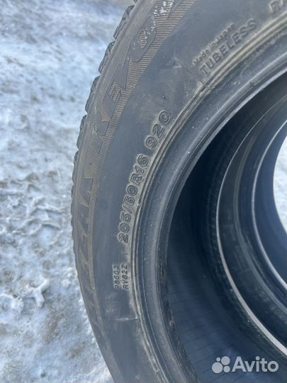 Bridgestone Blizzak Revo2 205/60 R16 30N