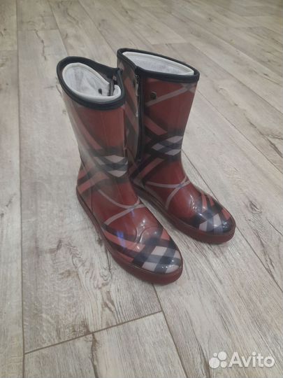 Резиновые сапоги
