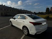 Hyundai Solaris 1.4 AT, 2019, 161 000 км, с пробегом, цена 890 000 руб.