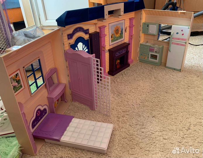 Кукольный домик с мебелью