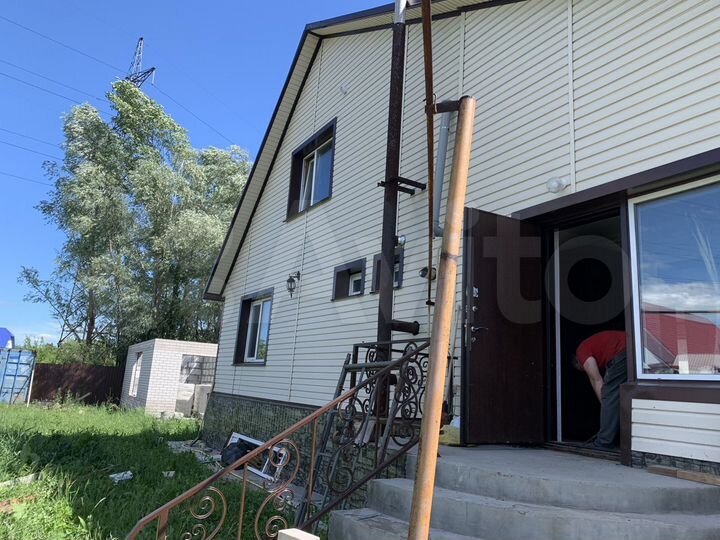 Коттедж 176 м² на участке 10 сот.