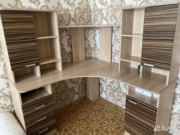 Продам компьютерный стол