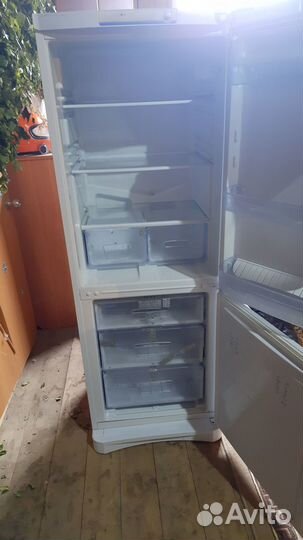 Холодильник бу indesit
