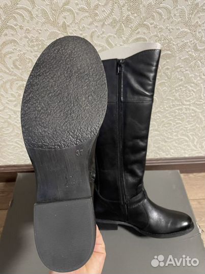 Сапоги Carnaby новые 37