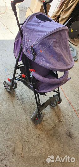 Прогулочная коляска трость