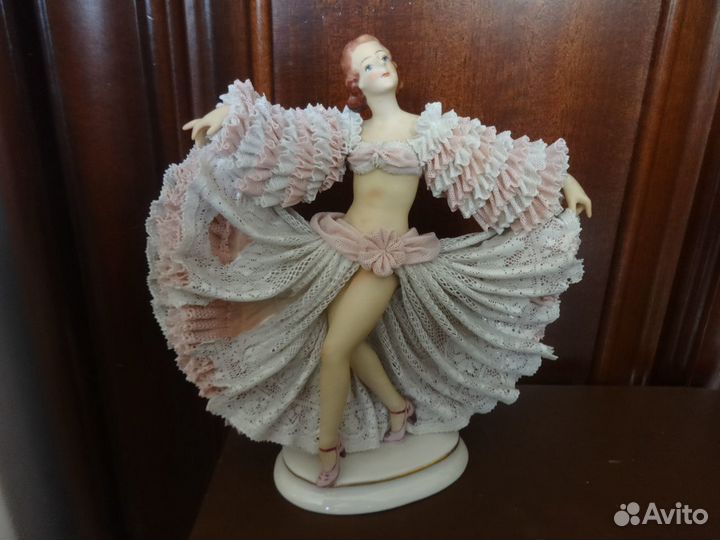 Танцовщица кружева