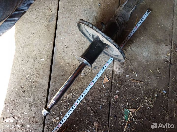 Стойка амортизатора