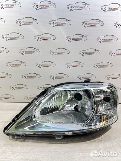Передняя левая фара Лада Ларгус