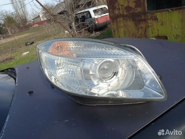 Skoda fabia 2 фара передняя правая оригинал hella