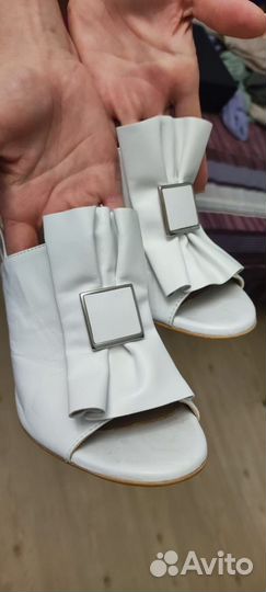 Босоножки женские