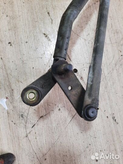 Трапеция стеклоочистителей (дворников) в сборе с