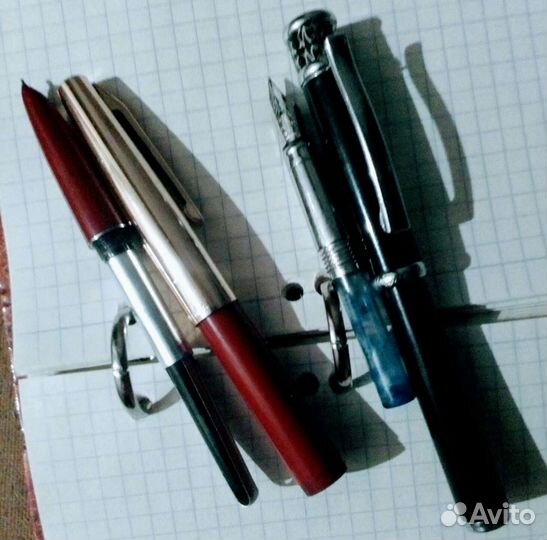 Ручка с золотым пером