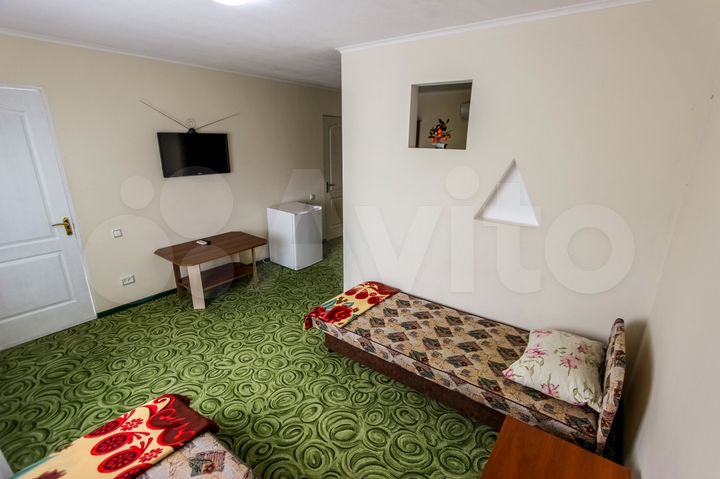 Комната 25 м² в 4-к., 2/2 эт.