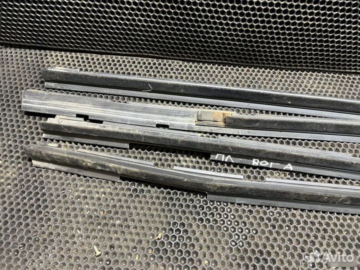 Уплотнители стекол наружные Volkswagen Bora
