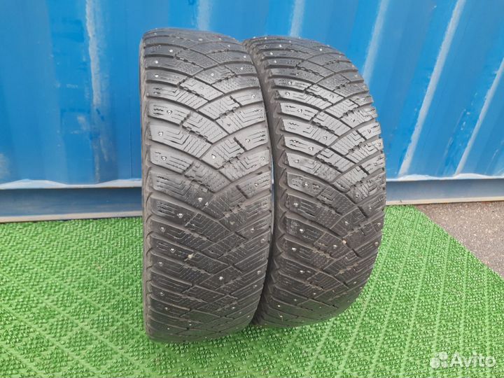 Goodyear Ultragrip Ice Arctic 215/65 R16 109T