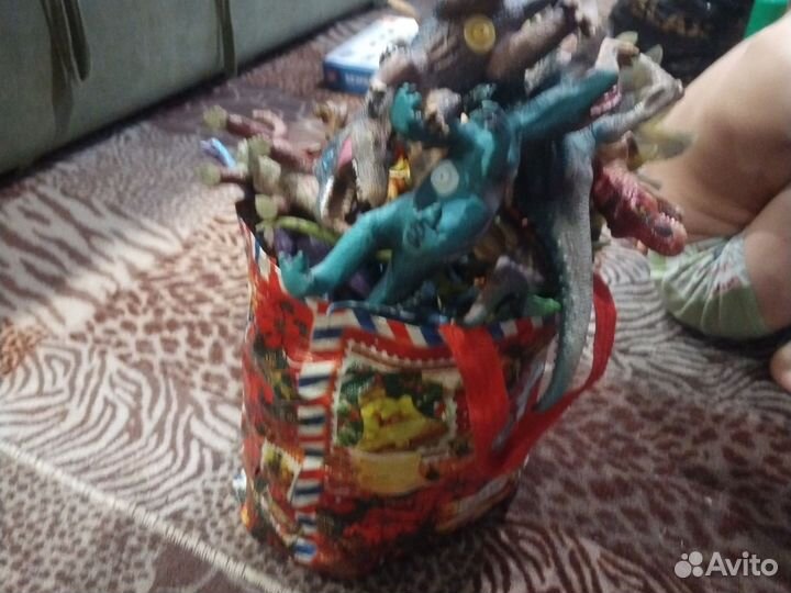 Динозавры игрушки