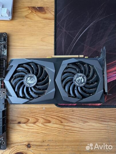 Материнская плата с процессором и видеокартой