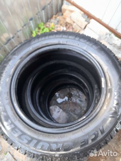 Bridgestone Ice Cruiser 7000 185/65 R15 70E
