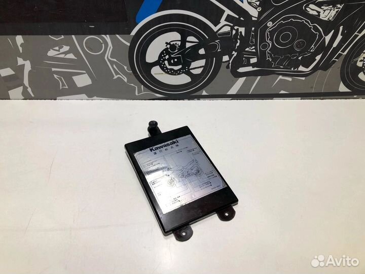 Крышка сидения Kawasaki ZZR 400-2 1994г