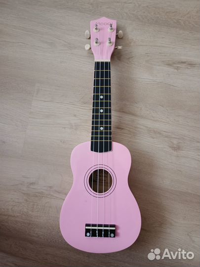 Продам укулеле