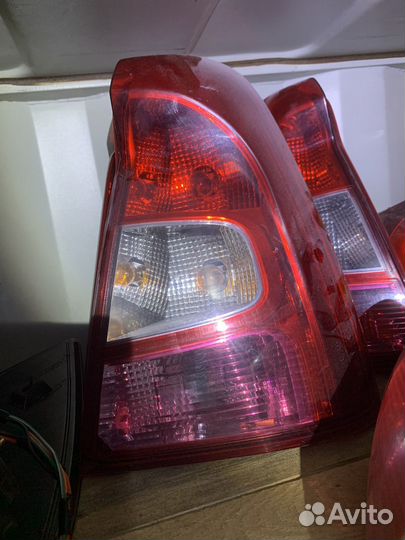 Renault logan задний правый фонарь