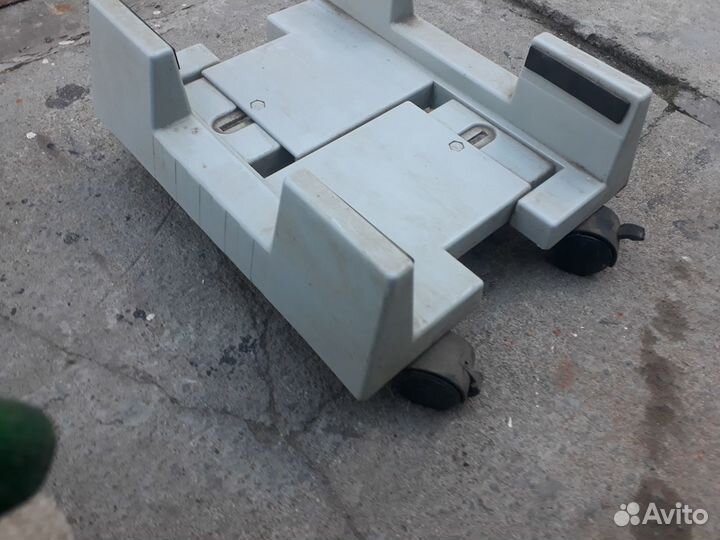 Подставка для компьюторного блока