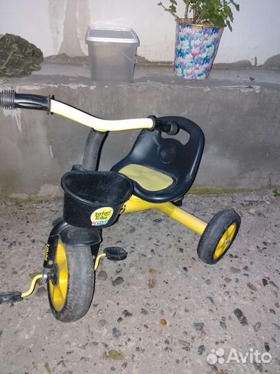 Детский трехколесный велосипед бу
