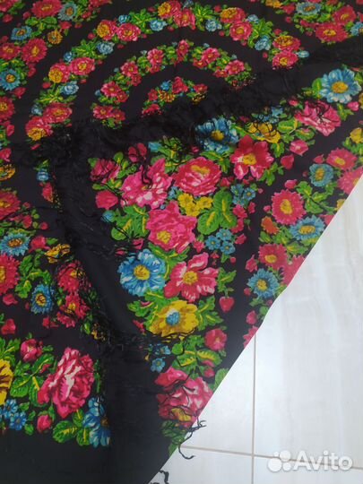 Павловопосадский шерстяной платок