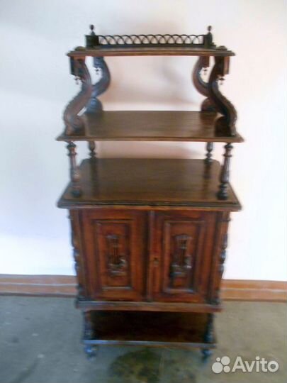 Антикварная этажерка