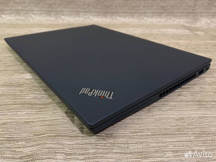 ThinkPad P14s Gen 4 HDR Ryzen 7 Pro 7840U 64GB/1TB