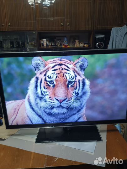 Телевизор Samaung UE40D5000PW