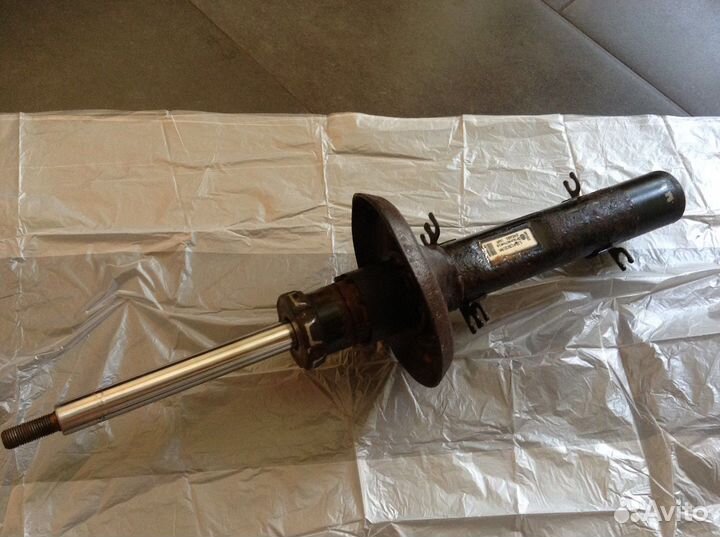 Стойка skoda octavia a4, передняя