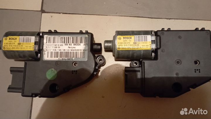 Мотор привода люка