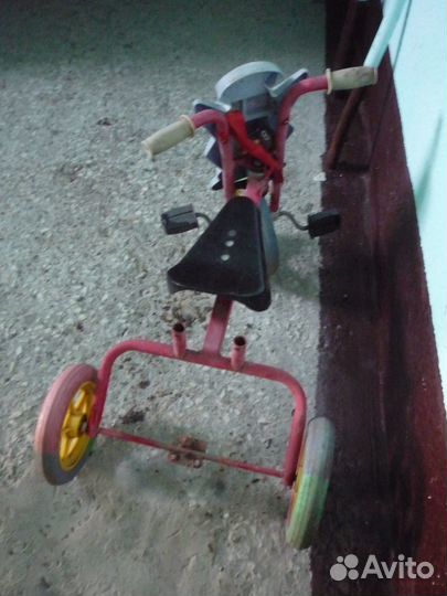 Детский трехколесный велосипед