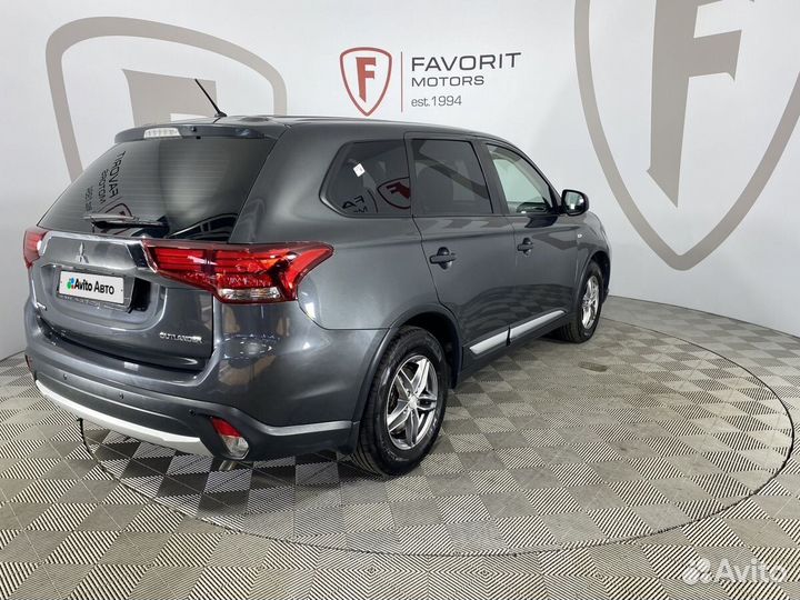 Mitsubishi Outlander 2.0 CVT, 2016, 138 650 км