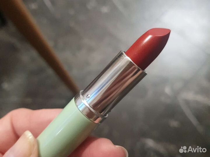 Clinique красная помада новая