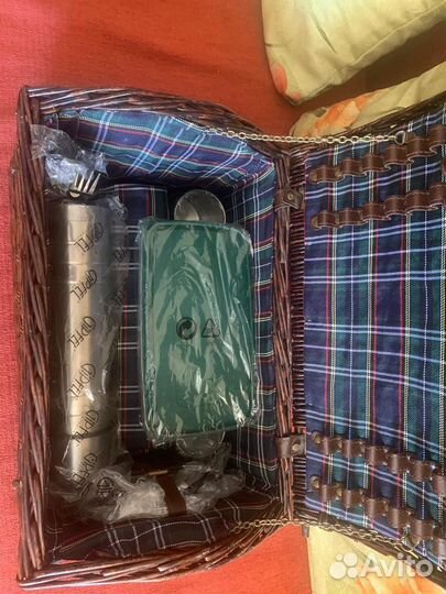 Набор для пикника в чемодане на 4 персоны