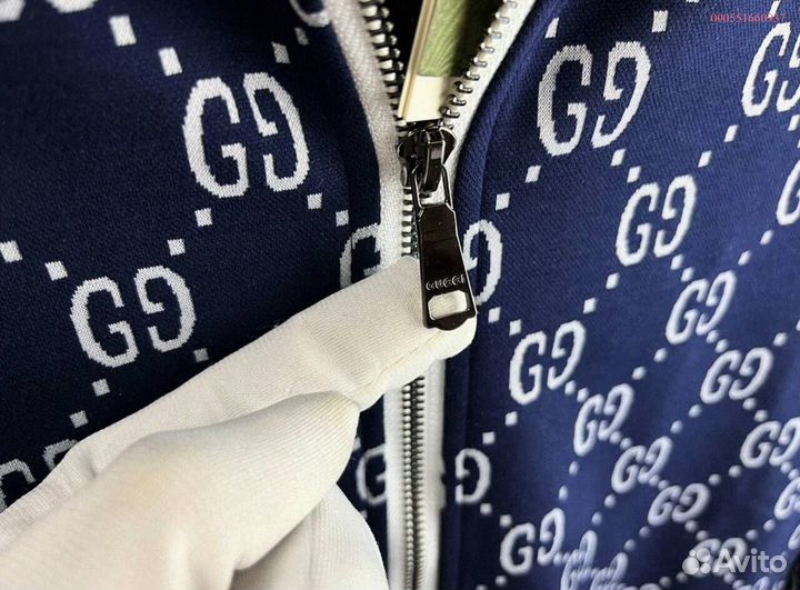 Стильный костюм для спорта от Gucci