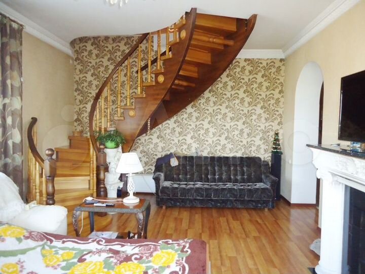 Коттедж 175,5 м² на участке 12 сот.