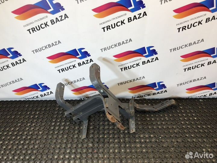 Кронштейн корпуса подножек правый