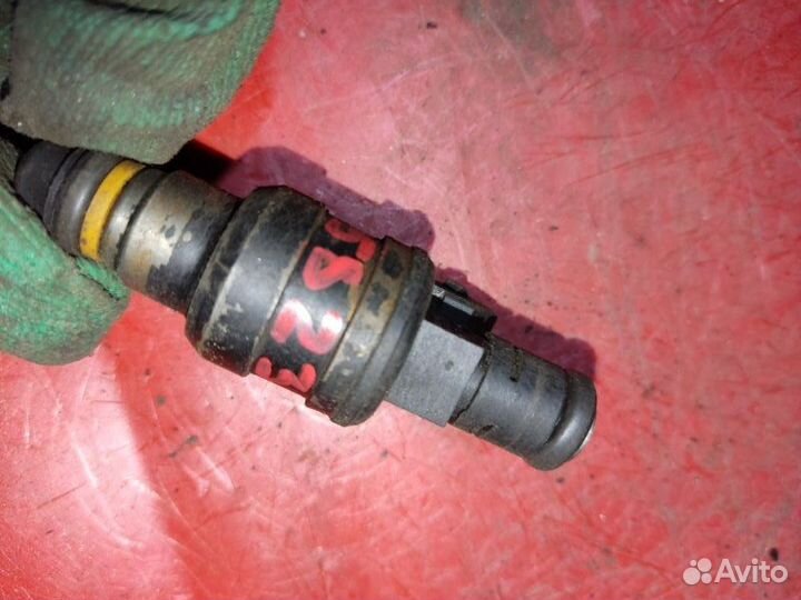 Форсунка топливная Audi A4 B5 седан 1.8I ADR 1996